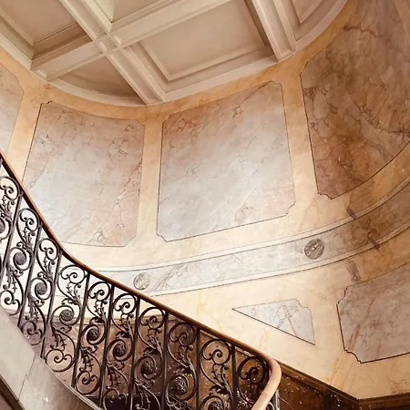 Escalier D'or Conciergeriedamecarcas Carcasona